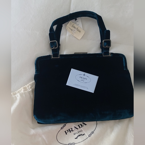 NWT! Vintage Prada Velluto Fibbie Frame Bag in luxurious Deep Blue Velvet! - Picture 3 of 12